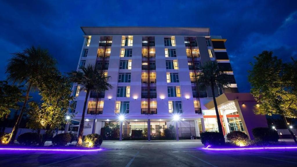 B2 Mae Sot Boutique & Budget Hotel エクステリア 写真